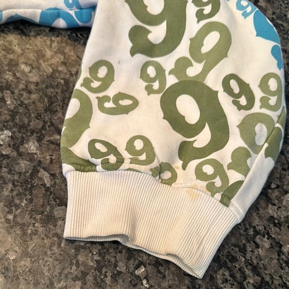 Rare Gino Green Global white Graphic Hoodie with 9’s monogram 5X - Picture 10 of 16